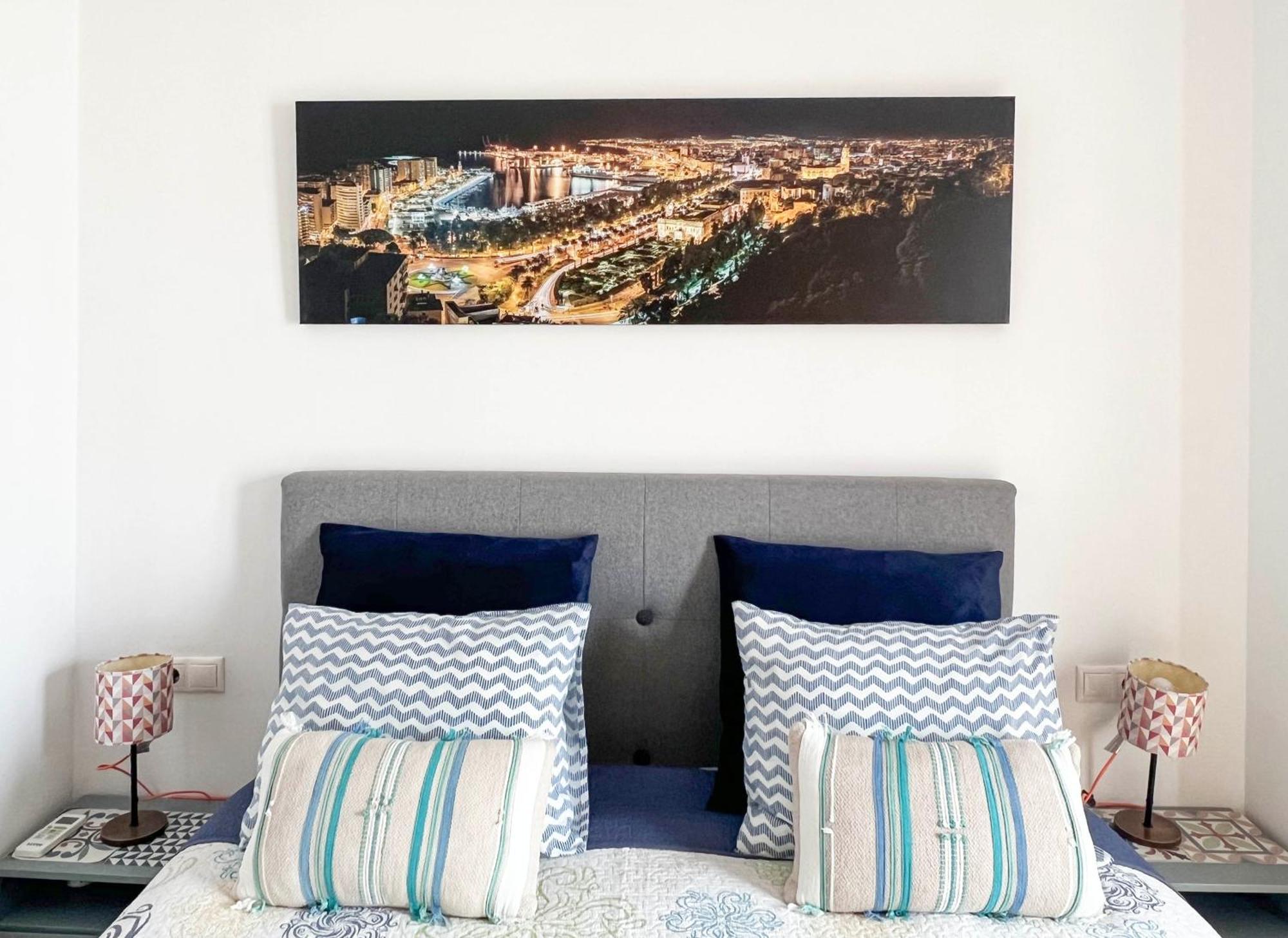 Barcelo 30, Terrace, Center, Garage On Request, Quite Neighborhood, Ba * Malaga