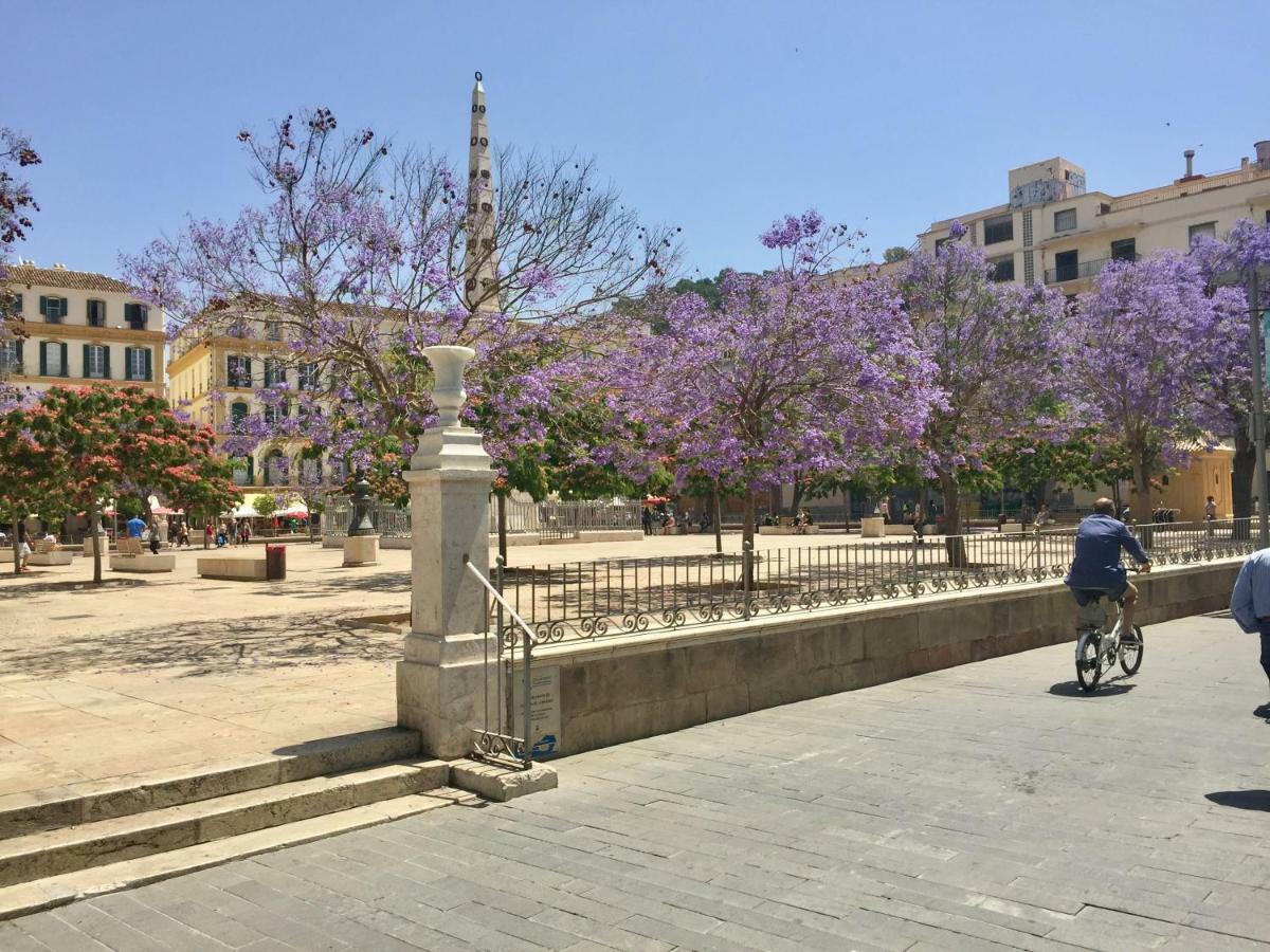 Barcelo 30, Terrace, Center, Garage On Request, Quite Neighborhood, Ba Malaga